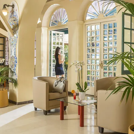 Guitart Rosa - Adults Only