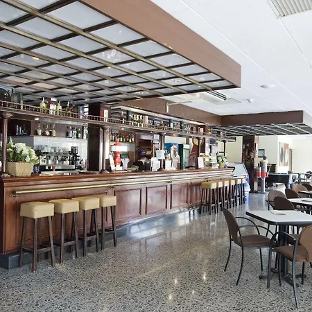 Guitart Rosa - Adults Only リョレート・デ・マル