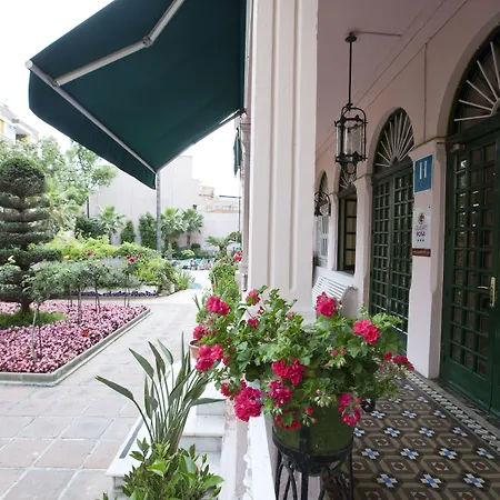 Guitart Rosa - Adults Only リョレート・デ・マル